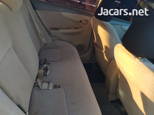 Toyota Axio 1,5L 2010-6
