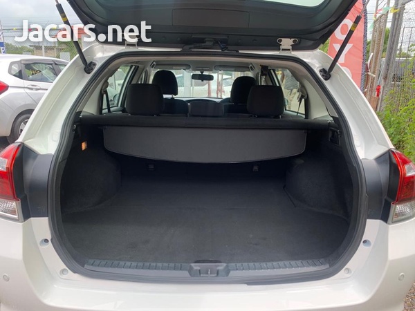 Toyota Fielder 1,5L 2017-6