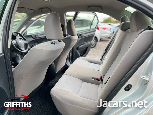 Toyota Axio 1,5L 2017-15