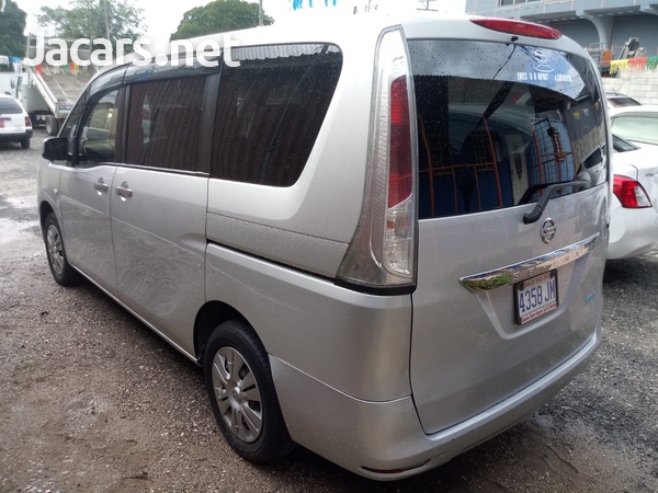 2013 Nissan Serena-4
