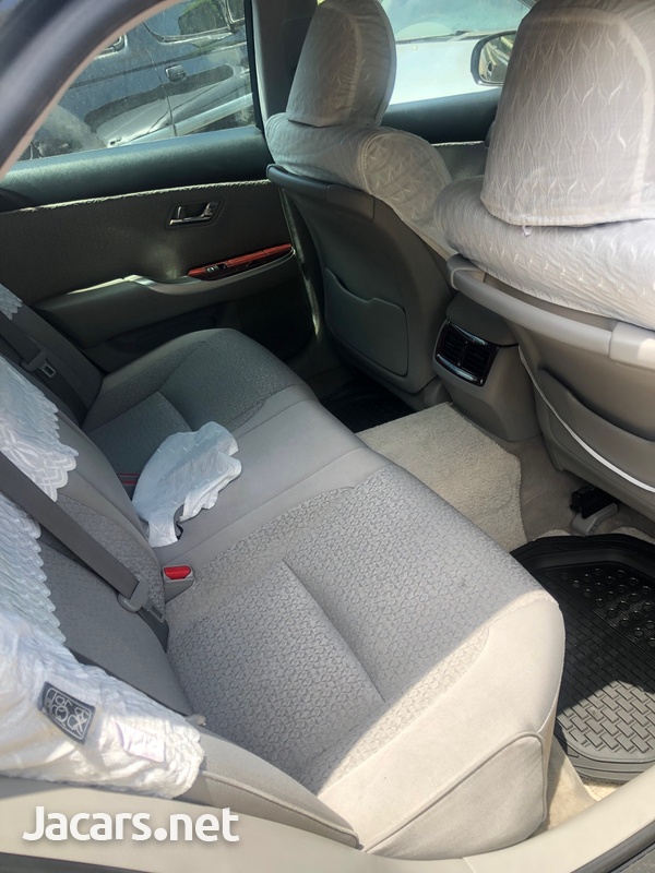 Toyota Crown 2,5L 2012-10