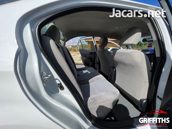 Toyota Axio 1,5L 2017-12