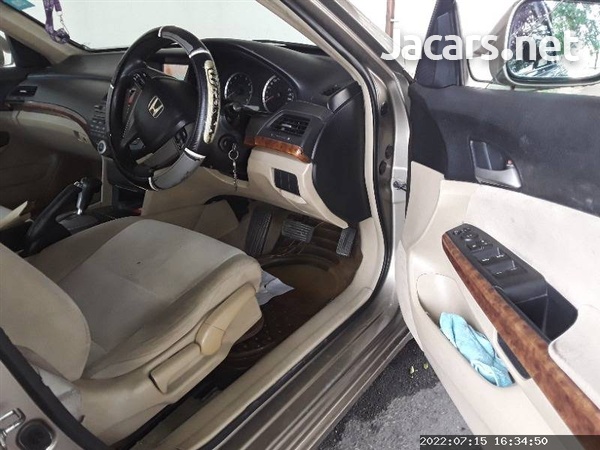 Honda Accord 2,0L 2010-3