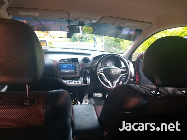 Honda Stream 2,0L 2013-3