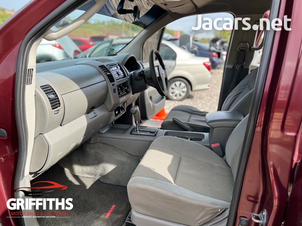 Nissan Navara 2,5L 2009-7