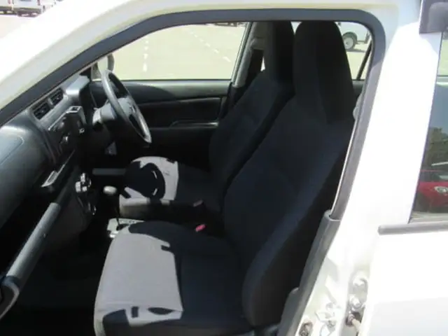 Toyota Probox 1,3L 2021, Saint Catherine - 8