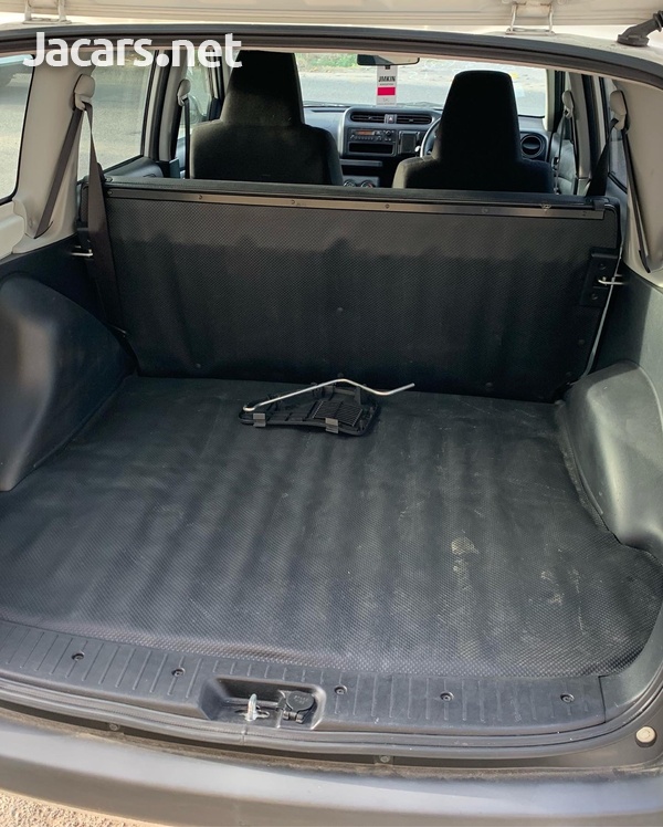 Toyota Probox 1,3L 2017-6