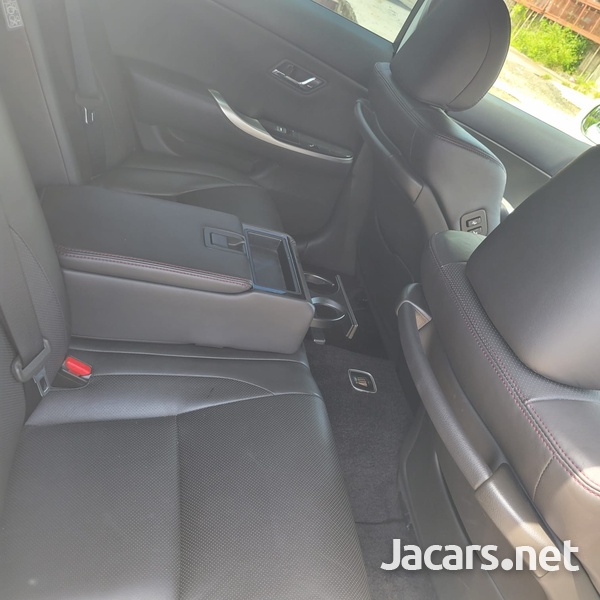 Toyota Crown 2,5L 2013-6