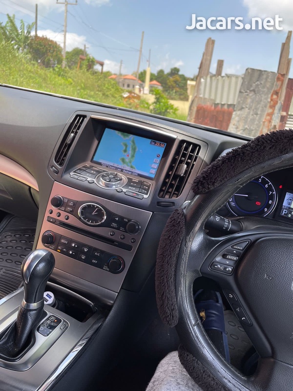 Nissan Skyline 2,5L 2012-3