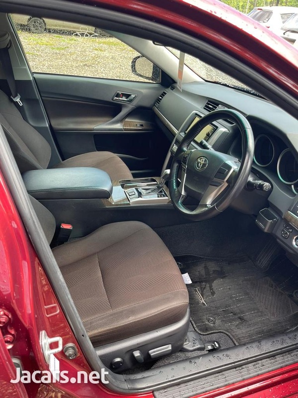 Toyota Mark X 2,5L 2016-5