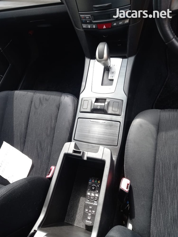 Subaru Legacy 2,5L 2012-8