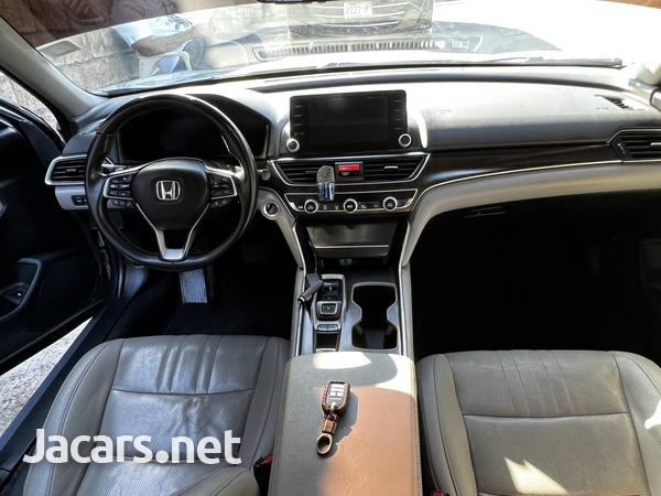 Honda Accord 2,0L 2019-7