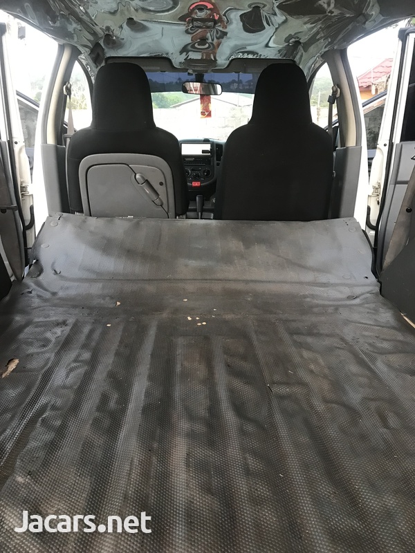Nissan AD Wagon 1,2L 2013-7
