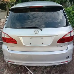 Toyota Ipsum