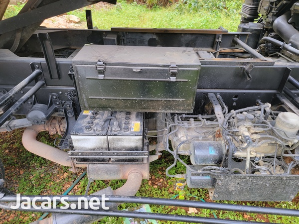 Izuzu Forward Dump Truck 5Ton-10