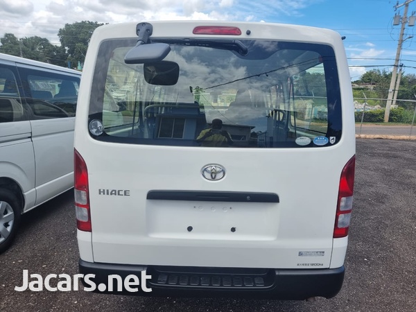 Toyota Hiace 2,0L 2013-4