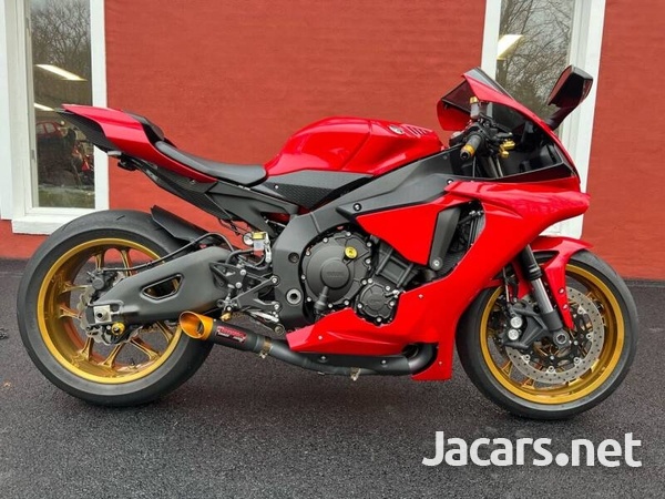 2019 Yamaha YZF-R1-1