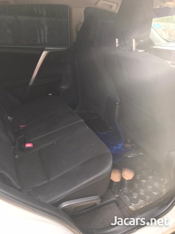 Toyota RAV4 2,0L 2015-1