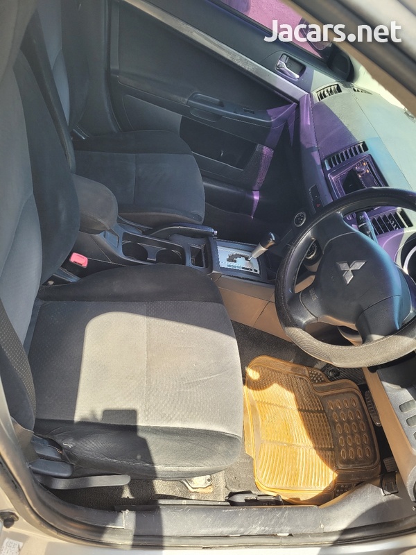 Mitsubishi Galant Fortis 2,0L 2009-5