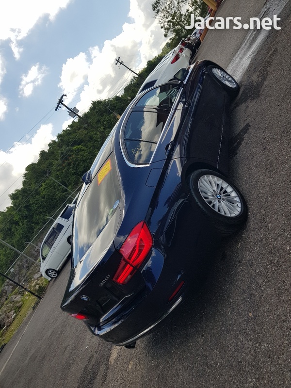 BMW 3-Series 2,0L 2016-8