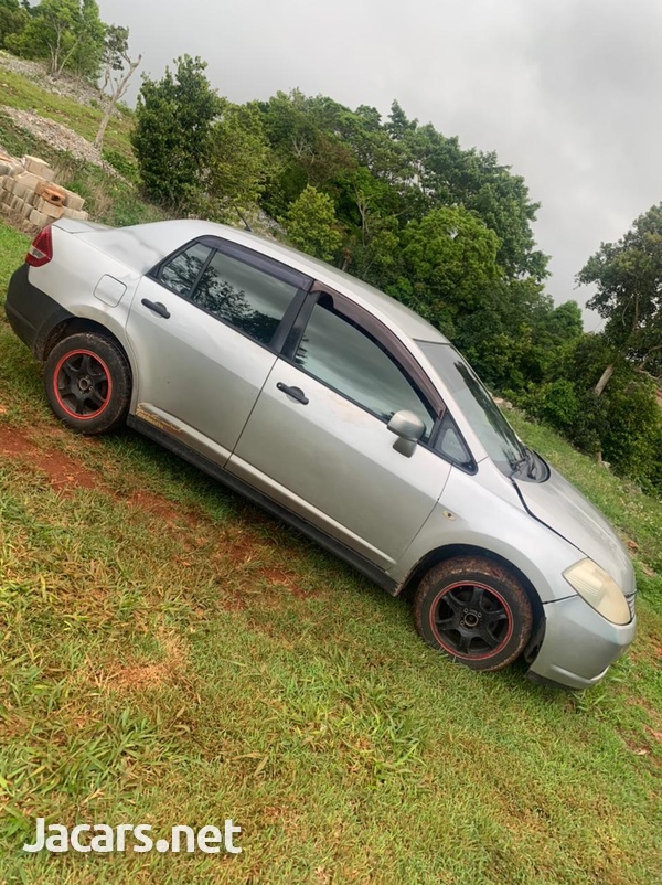 Nissan Tiida 1,5L 2007-1