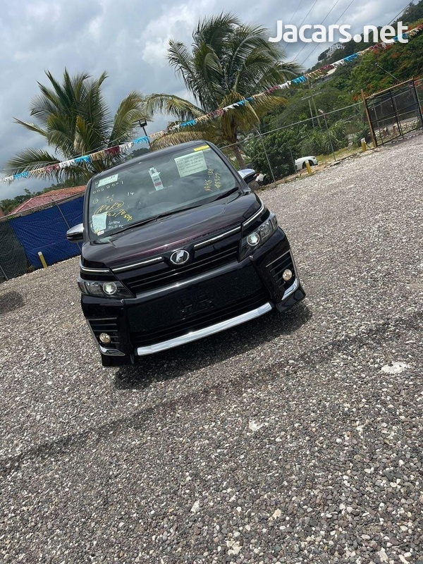 Toyota Voxy 2,0L 2014-1