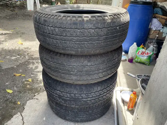 Used tires in excellent condition. These can go on Honda CRV, Saint Catherine