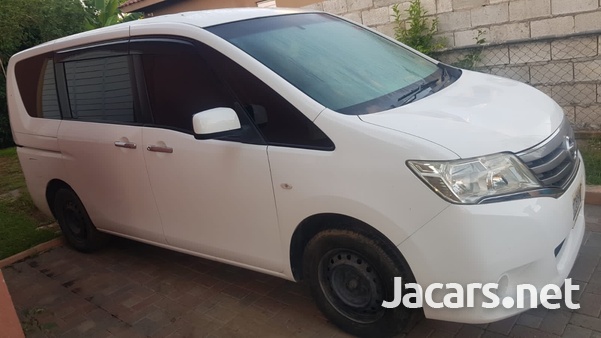 Nissan Serena 2,0L 2012-1