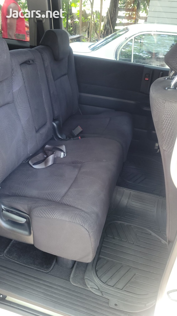 Honda Stepwgn 2,0L 2012-6