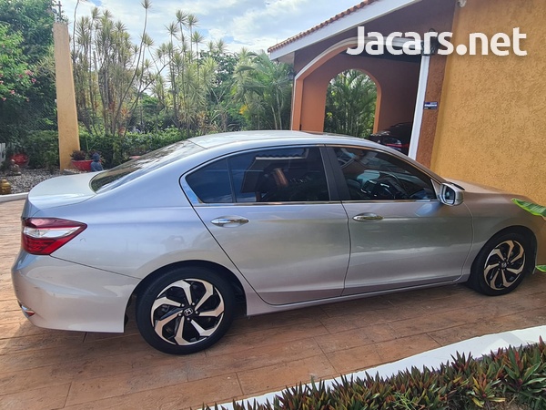 Honda Accord 2,0L 2017-1