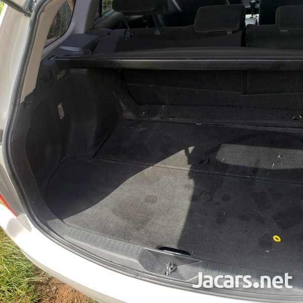 Toyota Fielder 1,5L 2012-8