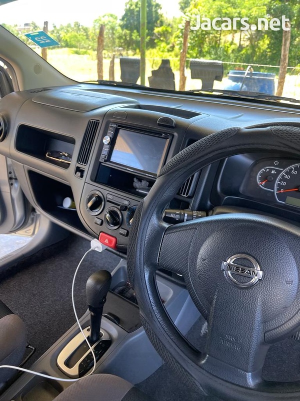 Nissan AD Wagon 1,5L 2015-8