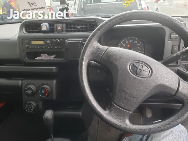 Toyota Probox 1,5L 2017-6