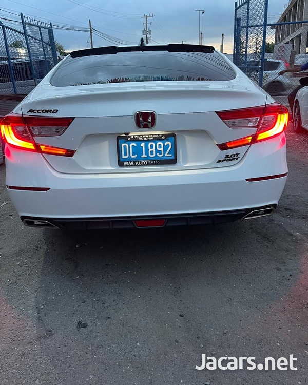 Honda Accord 2,0L 2019-7