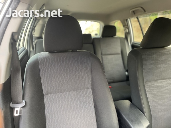 Toyota Fielder 1,5L 2017-9
