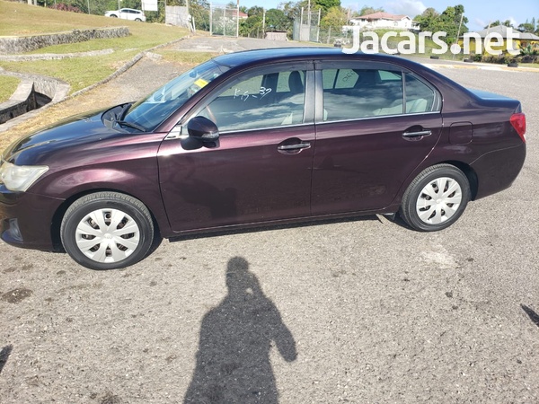 Toyota Axio 1,5L 2013-4