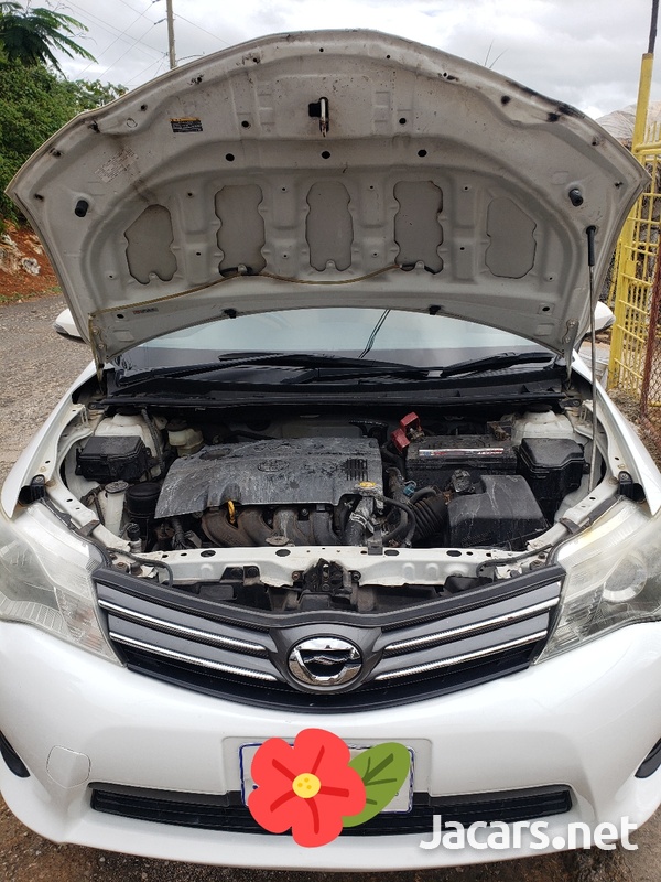 Toyota Axio 1,5L 2013-8