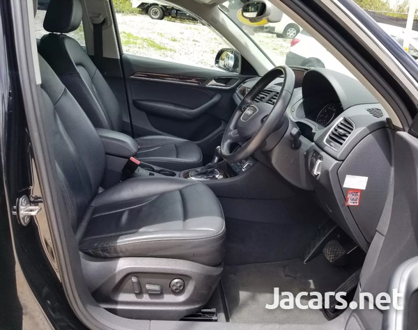 Audi Q3 2,0L 2013-4