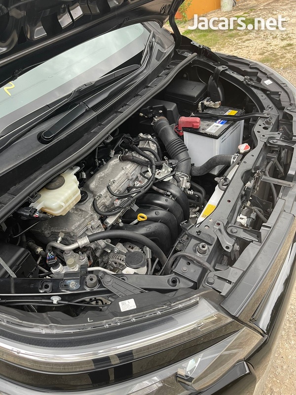 Toyota Voxy 2,0L 2014-11