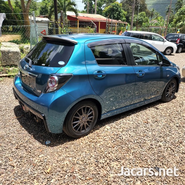 Toyota Vitz 1,5L 2013-8