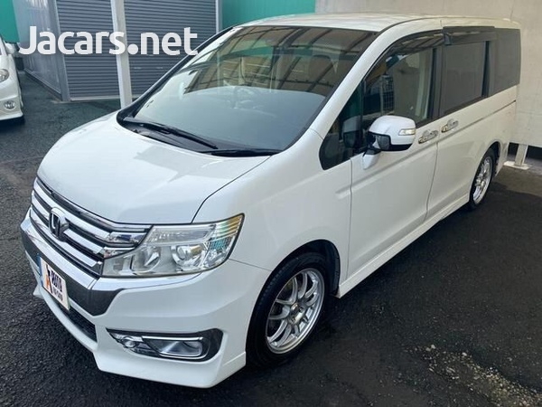 Honda Stepwgn Spada 1,8L 2013-2