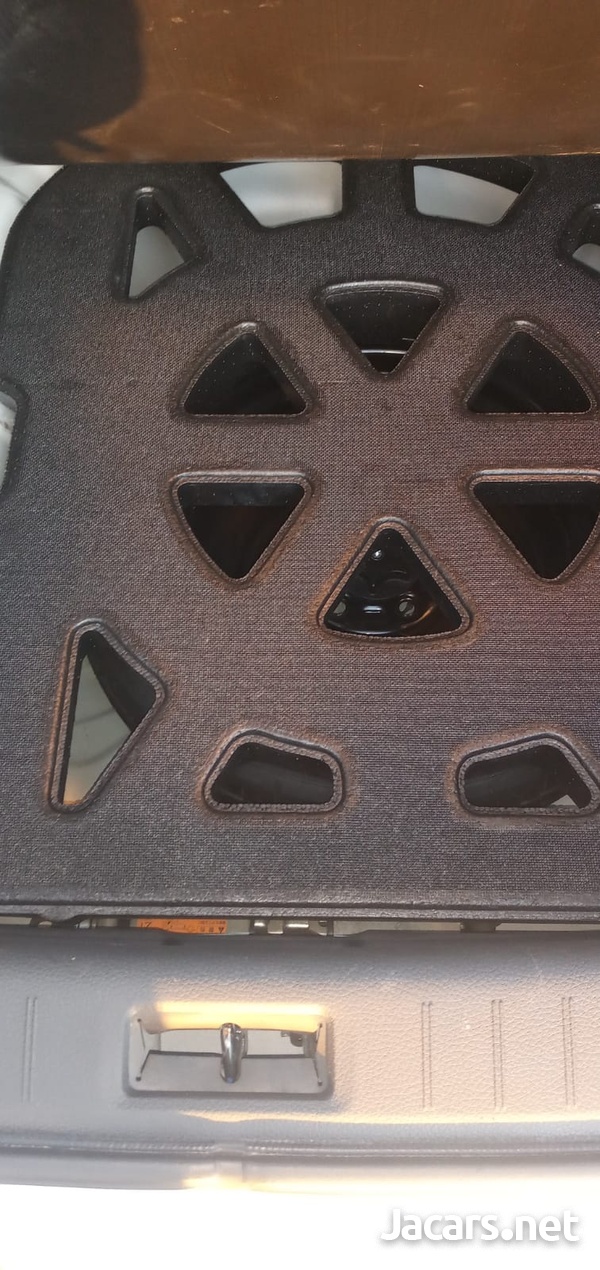 Nissan Sylphy 1,8L 2014-13