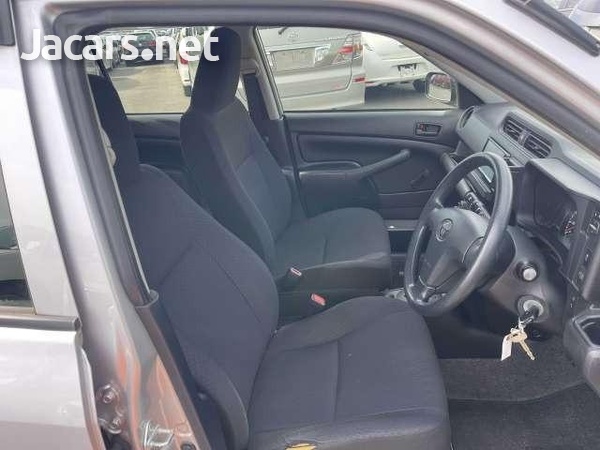 Toyota Probox 1,5L 2017-3
