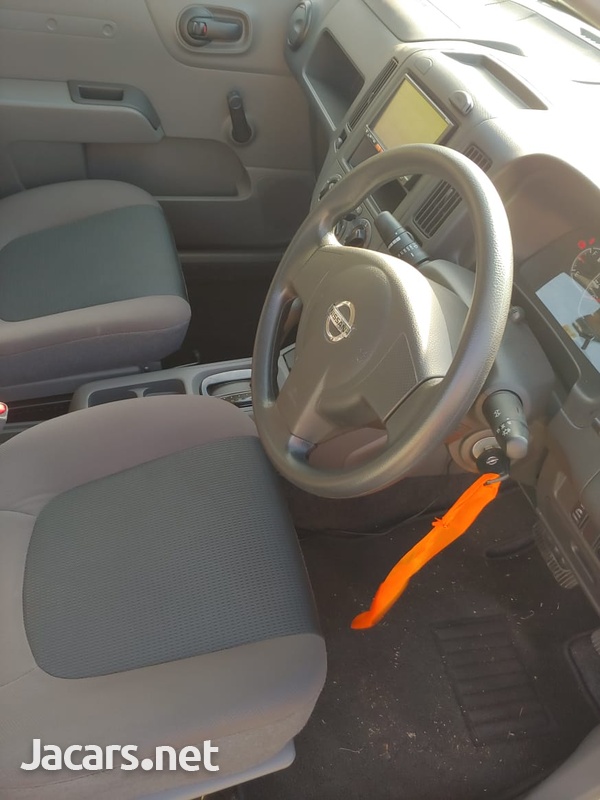 Nissan AD Wagon 1,5L 2016-10