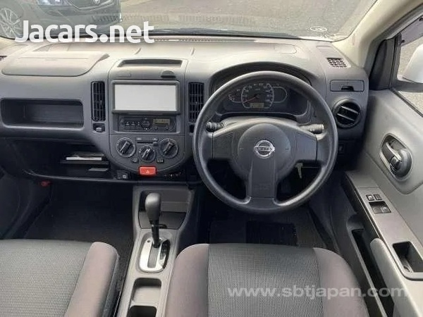 Nissan AD Wagon 1,5L 2015-3
