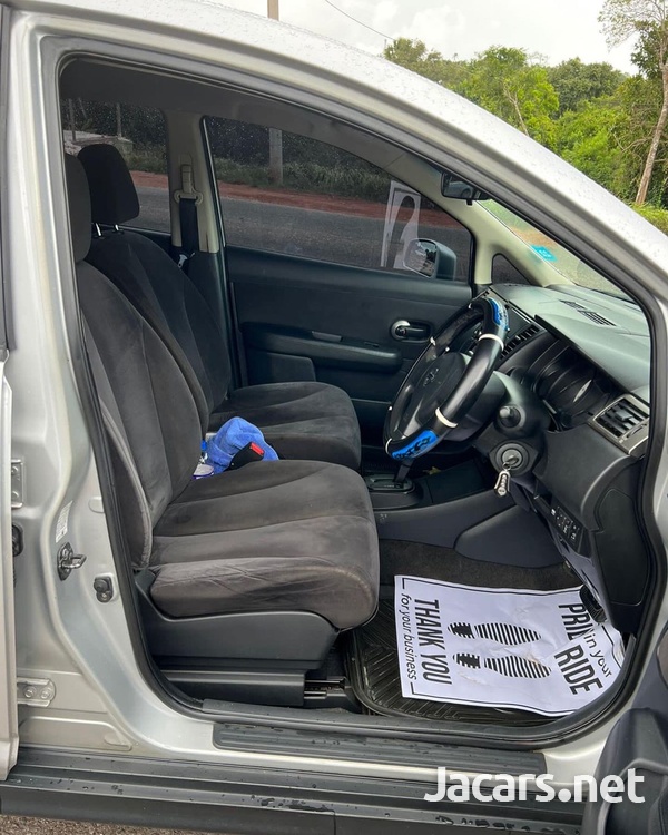 Nissan Tiida 1,5L 2011-6