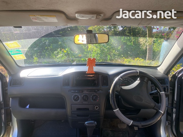 Toyota Probox 1,5L 2014-3