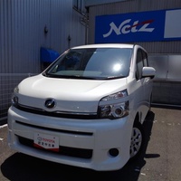 Toyota Voxy 1,8L 2013 Toyota Voxy 1,8L 2013
