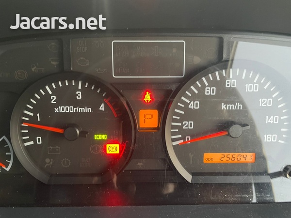 2014 Isuzu Elf-7