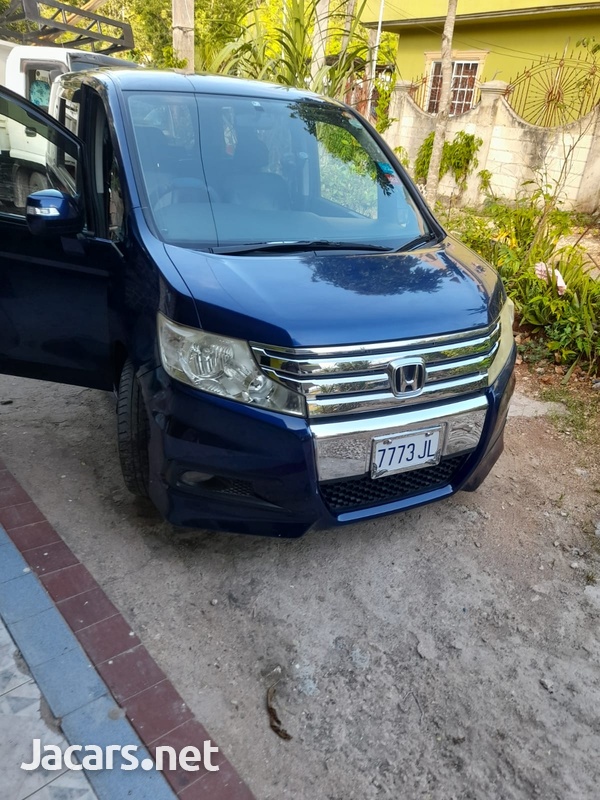 Honda Stepwgn 2,0L 2010-3